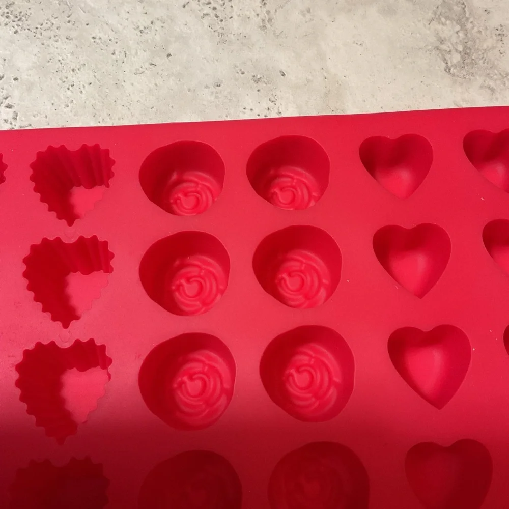 NWT Red Silicone Baking Mold Hearts & Flowers Valentines Day candy, cookie molds
